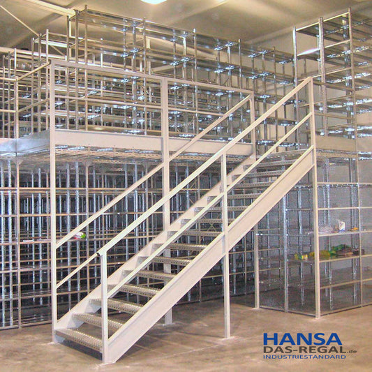 Metallregal verzinkt mehrstöckig mit Treppe und Bühne GPverzinkt