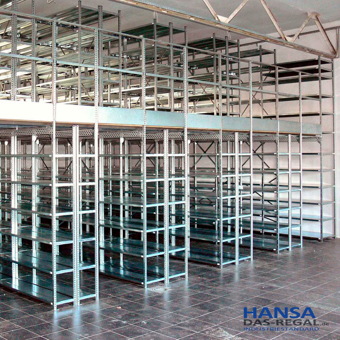 Metallregal mehrstöckig mit Bühne GPverzinkt